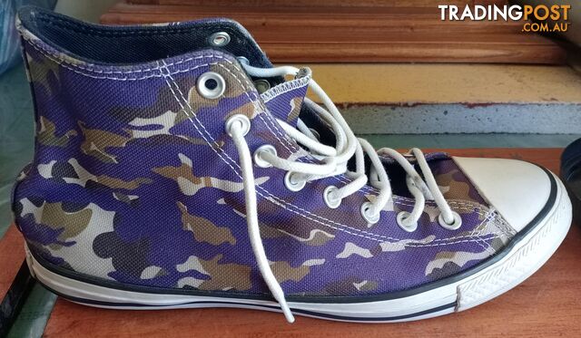 Chuck Taylor Converse Camo style