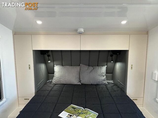 2025 LOTUS CARAVANS TROOPER 206KD 20'6  - photo 3 of 30