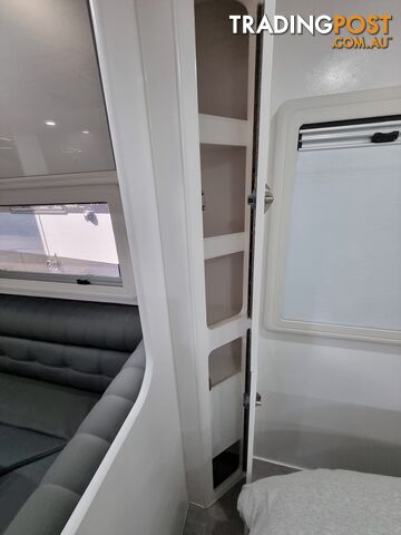 Safari Legacy 196 - 19'6" Family Bunk Van