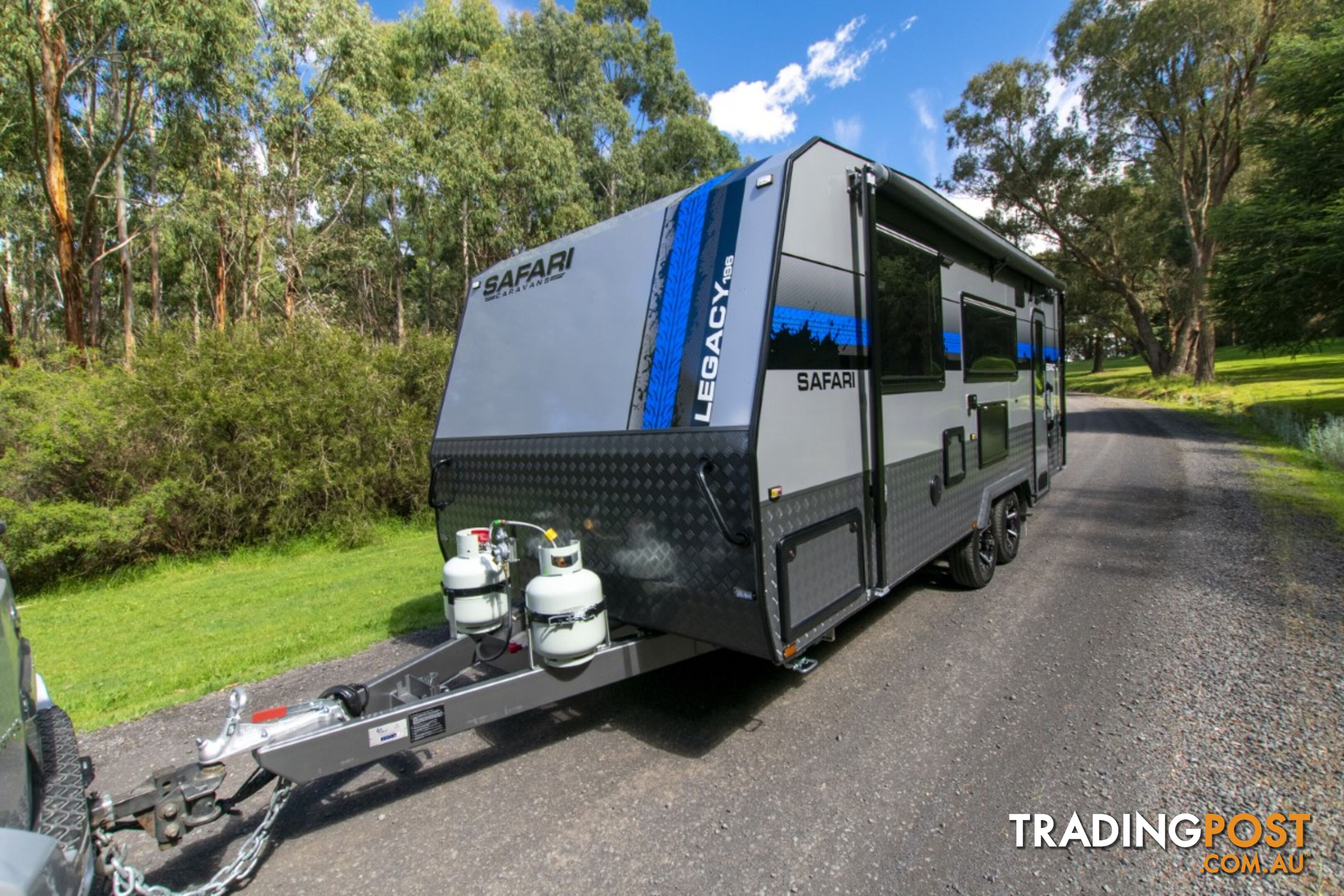 Safari Legacy 196 - 19'6" Family Bunk Van