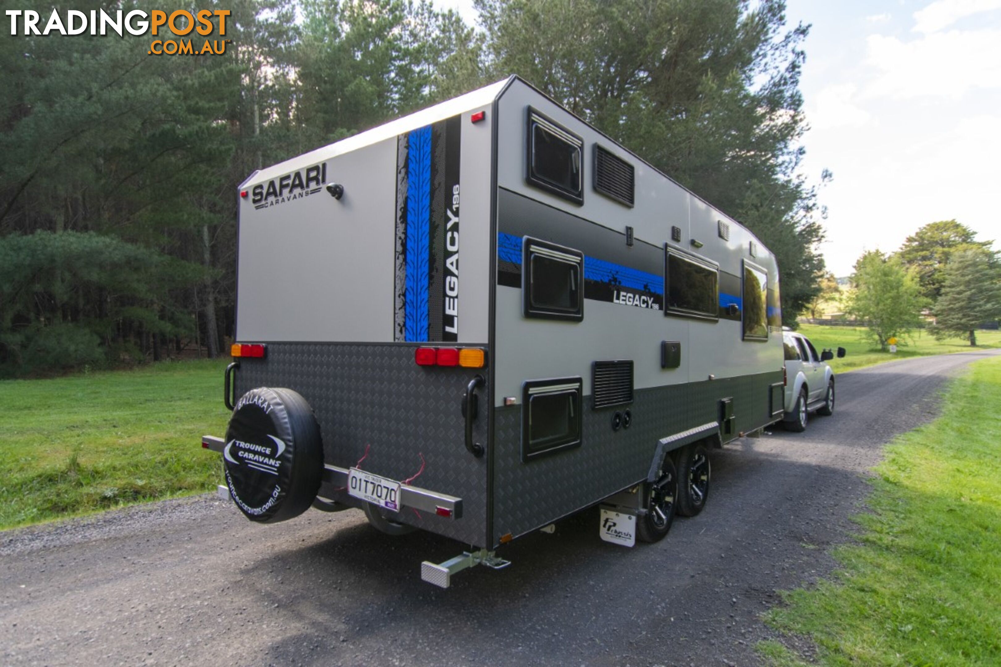 Safari Legacy 196 - 19'6" Family Bunk Van