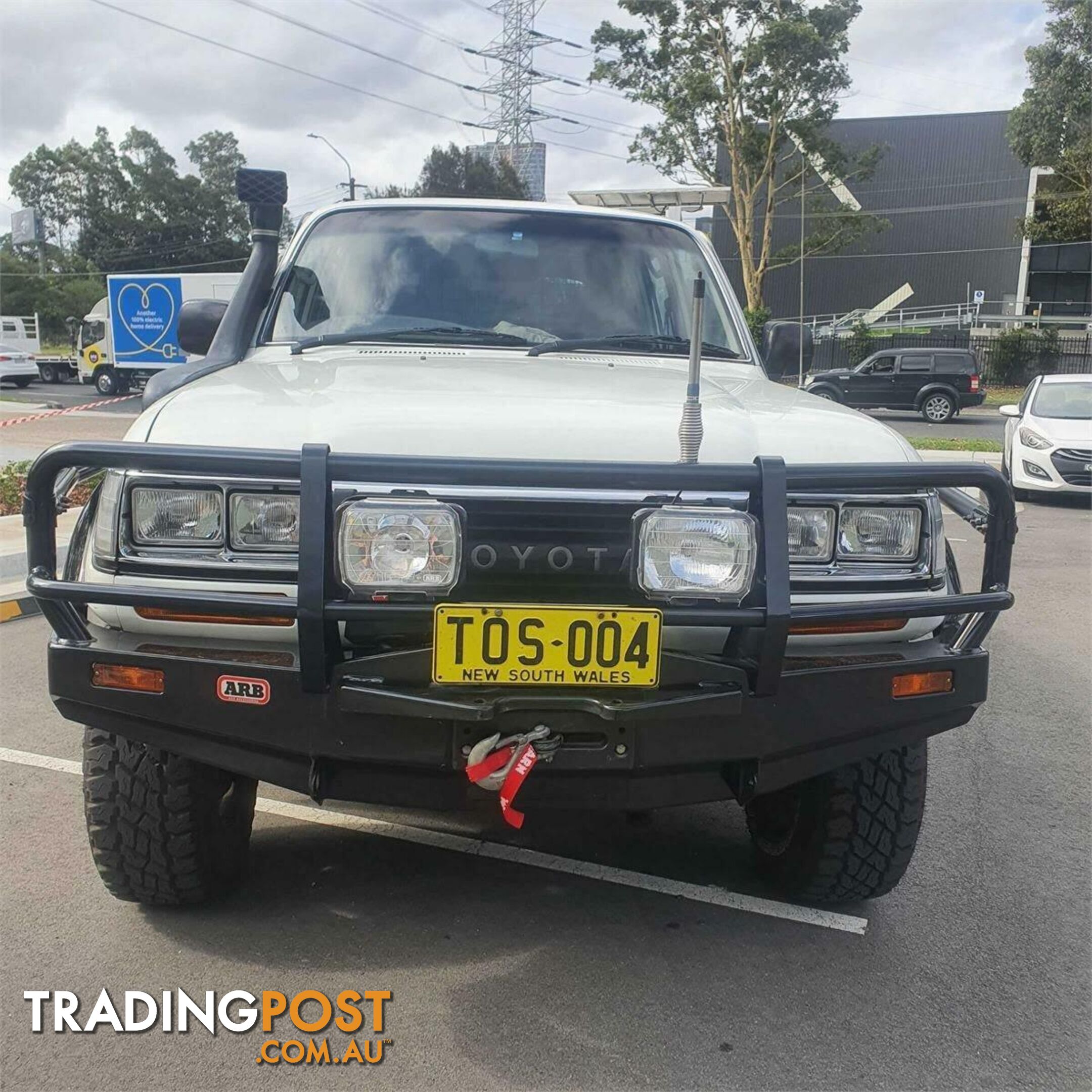 1994 TOYOTA LANDCRUISER GXL (4X4)  SUV, 4 DOORS, 8 SEATS