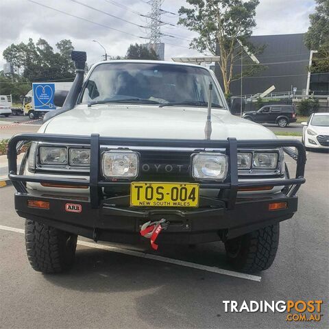 1994 TOYOTA LANDCRUISER GXL (4X4)  SUV, 4 DOORS, 8 SEATS