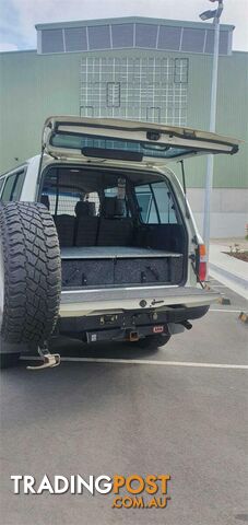 1994 TOYOTA LANDCRUISER GXL (4X4)  SUV, 4 DOORS, 8 SEATS