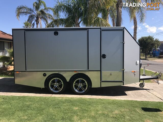 Enclosed 5 Motorbike camper Trailer