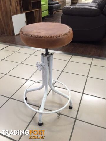 TOMMY BAR STOOLS