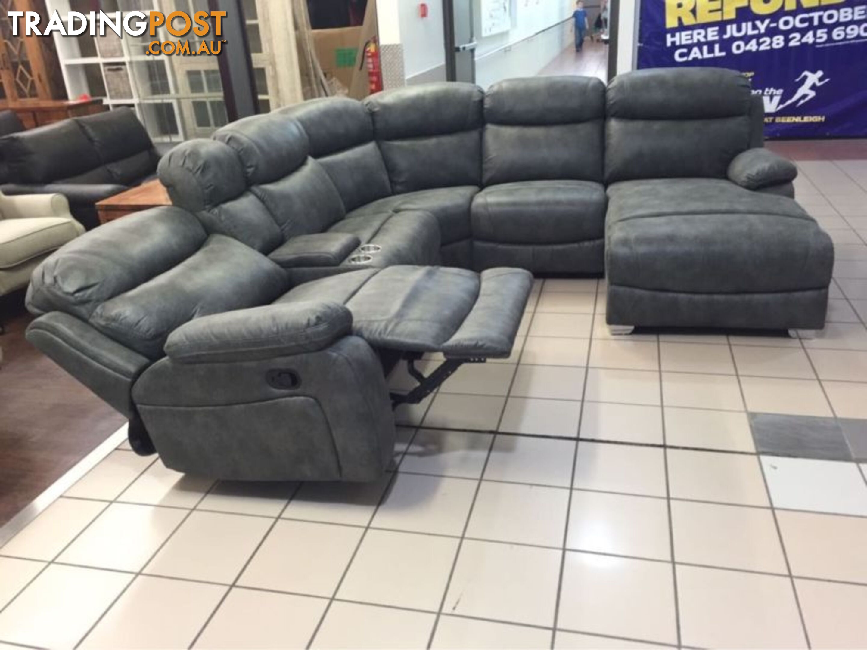 CLEARANCE CORNER MODULAR LOUNGE W/CHAISE AND RECLINER