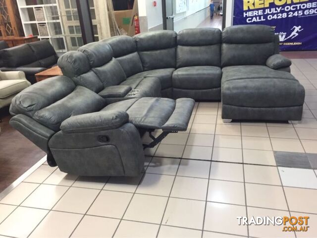 CLEARANCE CORNER MODULAR LOUNGE W/CHAISE AND RECLINER