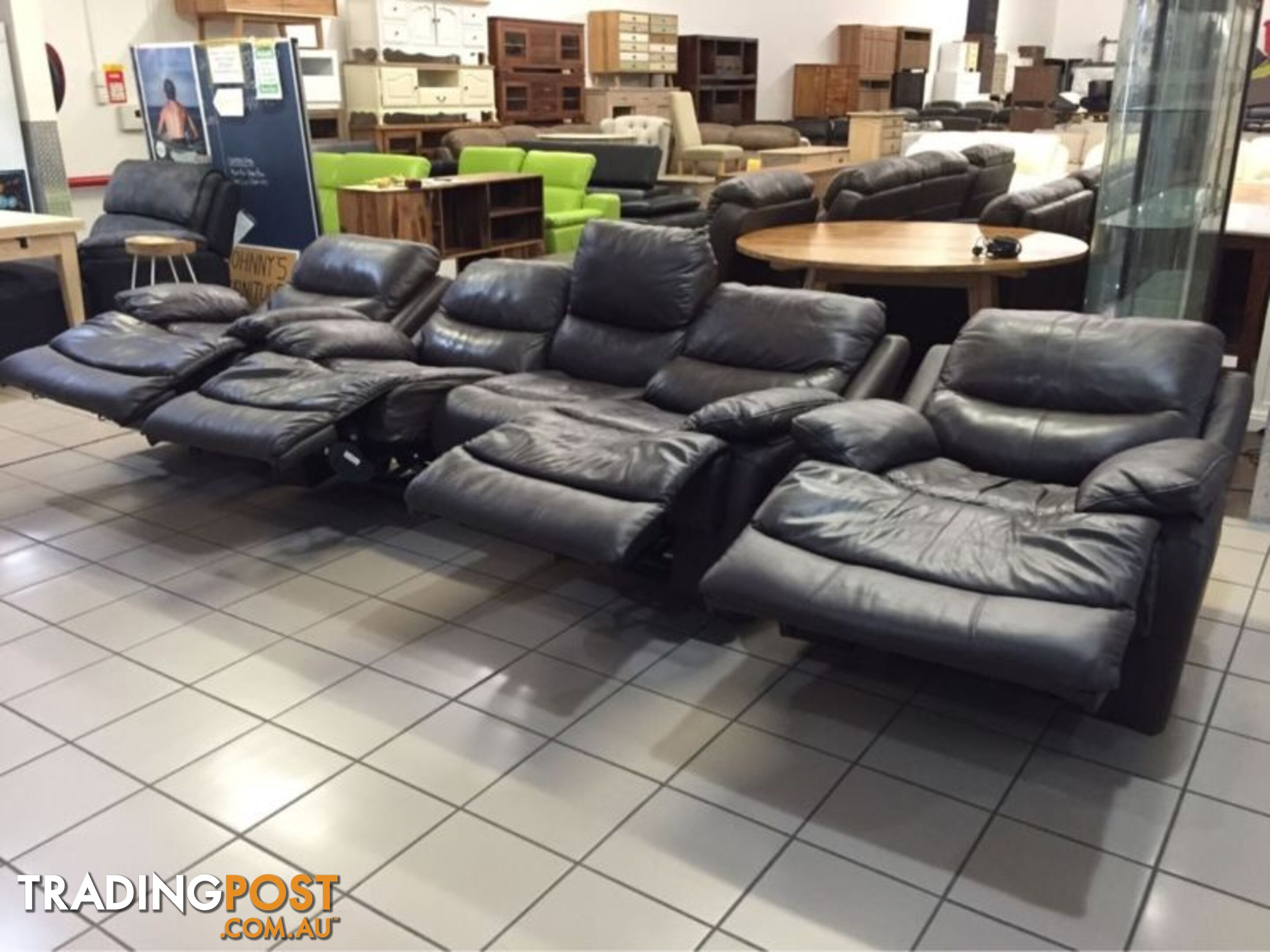 CLEARANCE 100% LEATHER 3 SEATER + 2 ARMCHAIRS ELECTRIC RECLINER