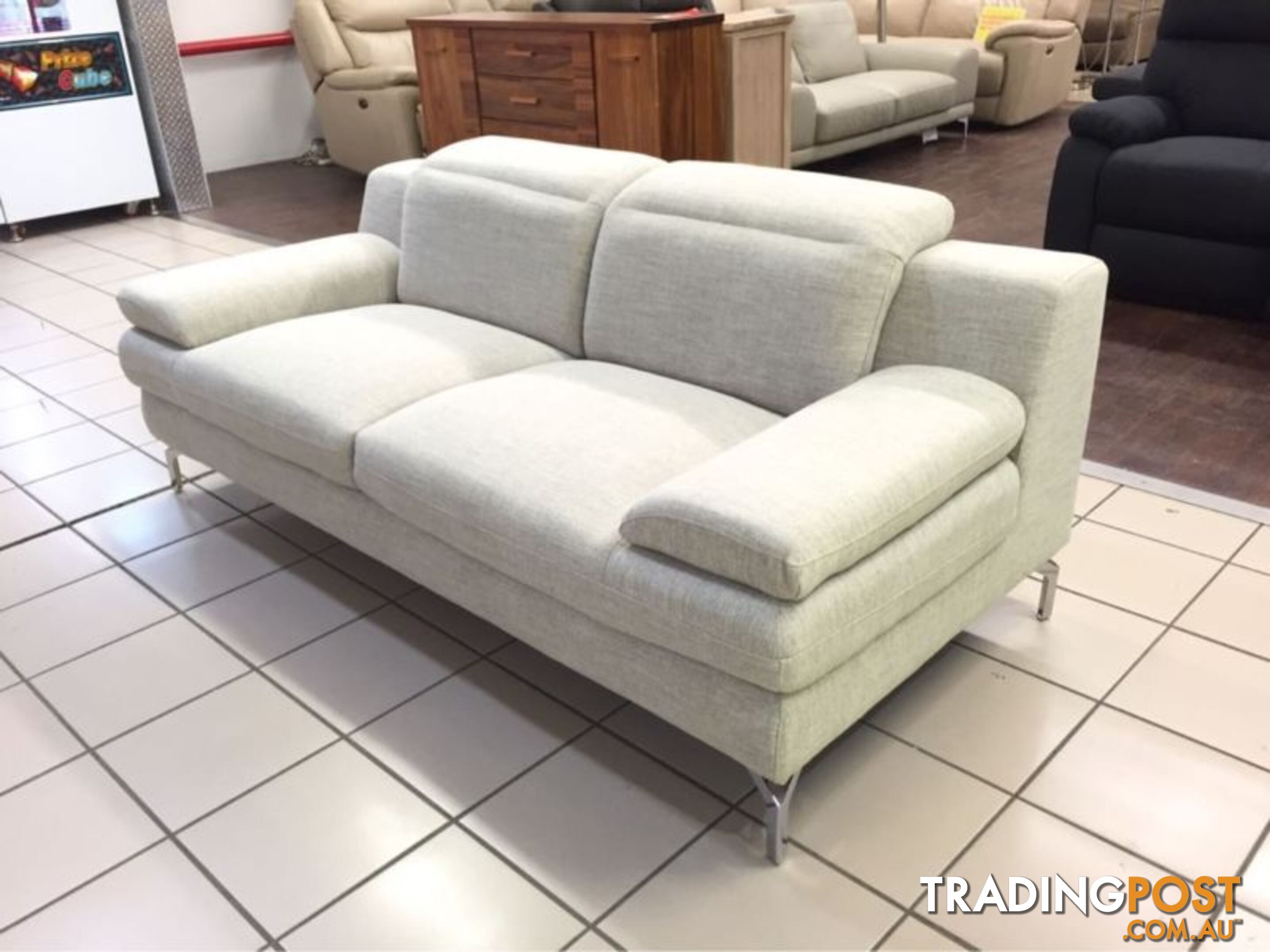 ERIC 2.5 SEATER SOFA WITH ADJUSTABLE HEADRESTS