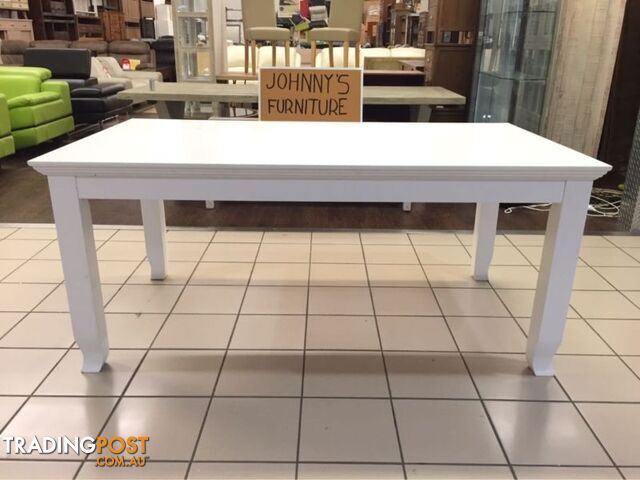 VERONA DINING TABLE (WHITE)