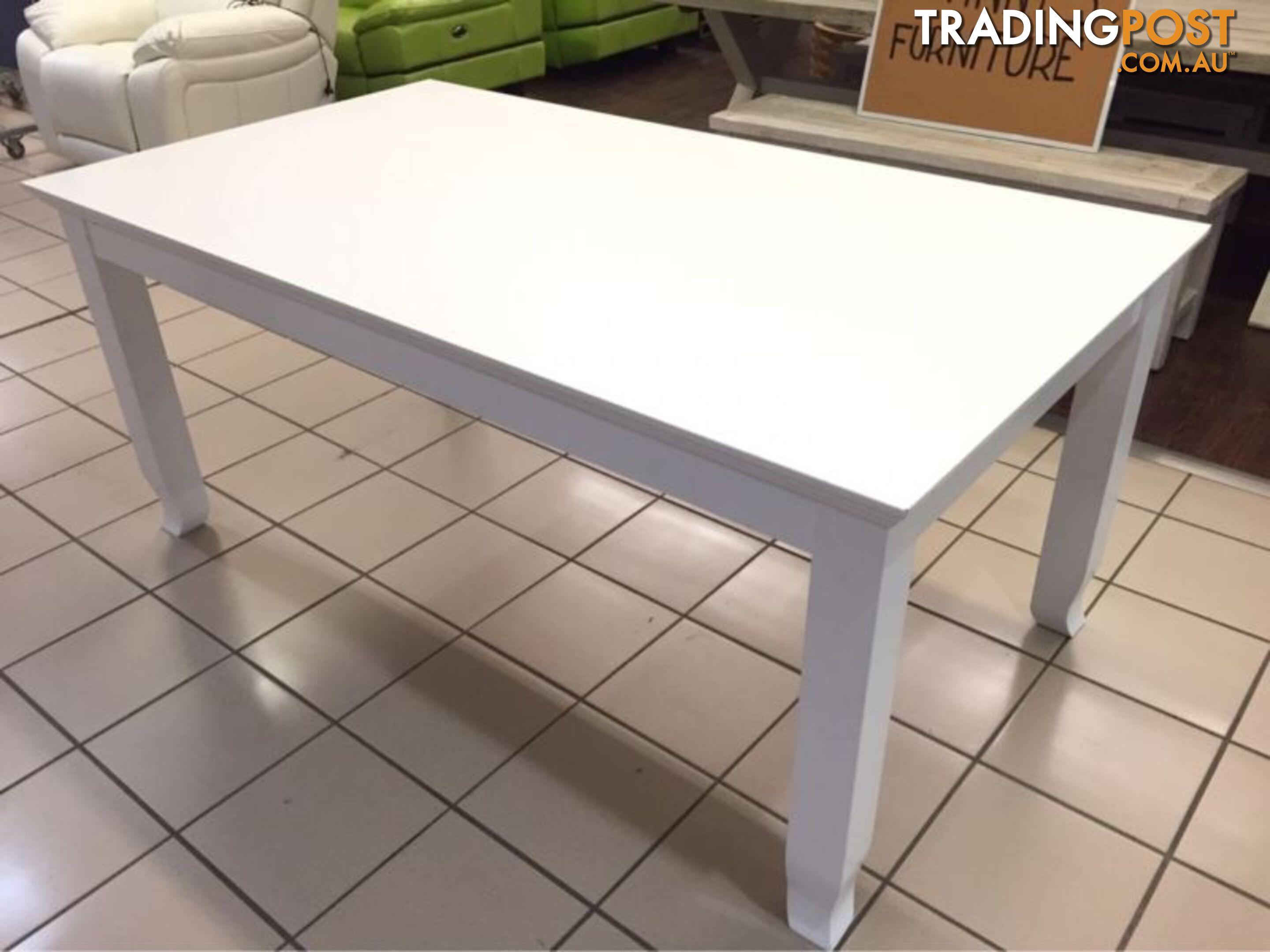 VERONA DINING TABLE (WHITE)