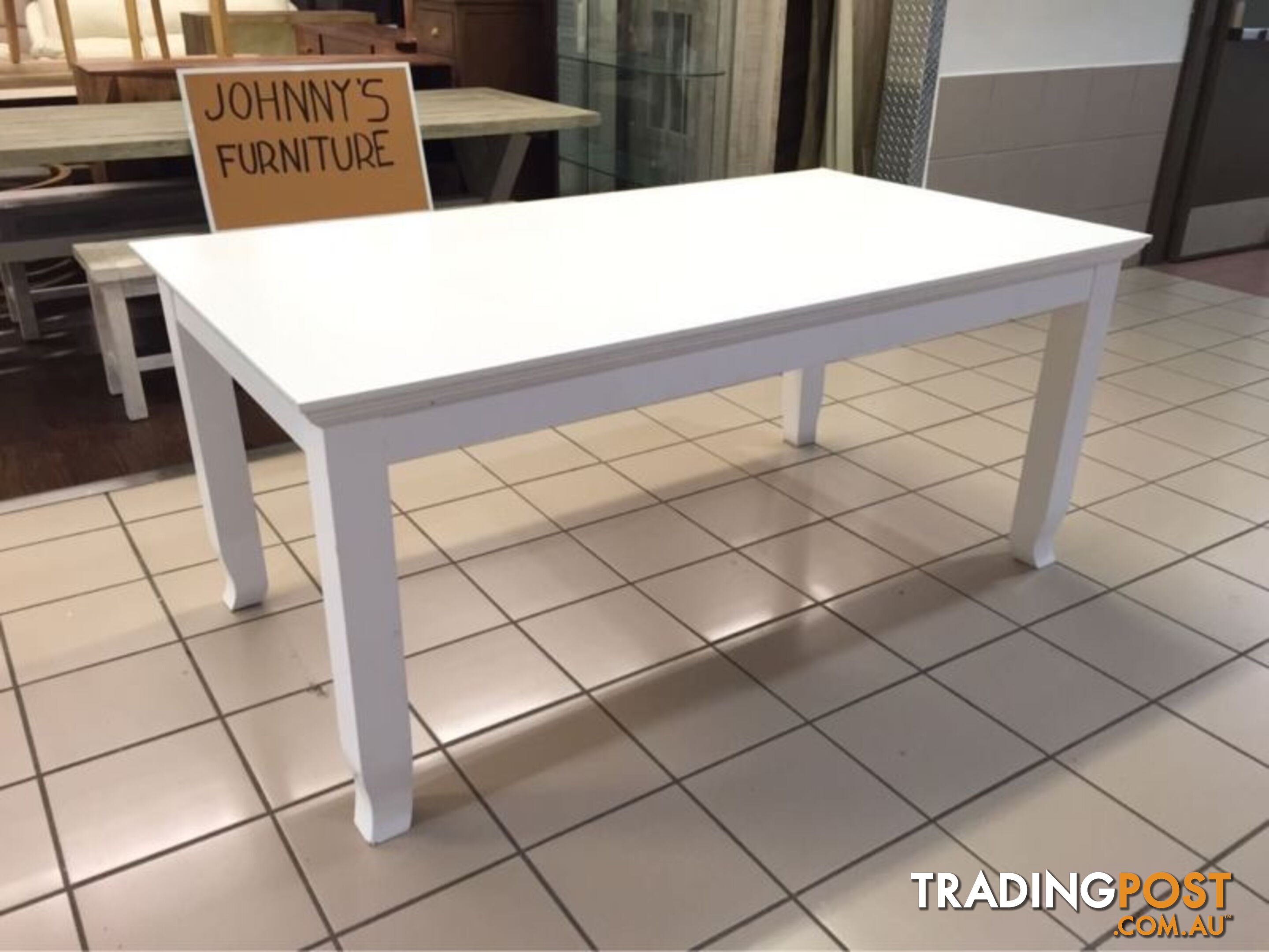 VERONA DINING TABLE (WHITE)