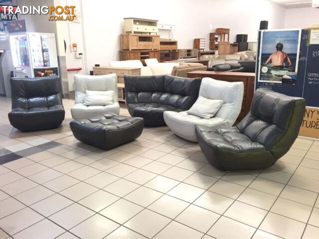 CLEARANCE 100% LEATHER SET 4 CHAIRS+CORNER+OTTOMAN + 2 CUSHIONS