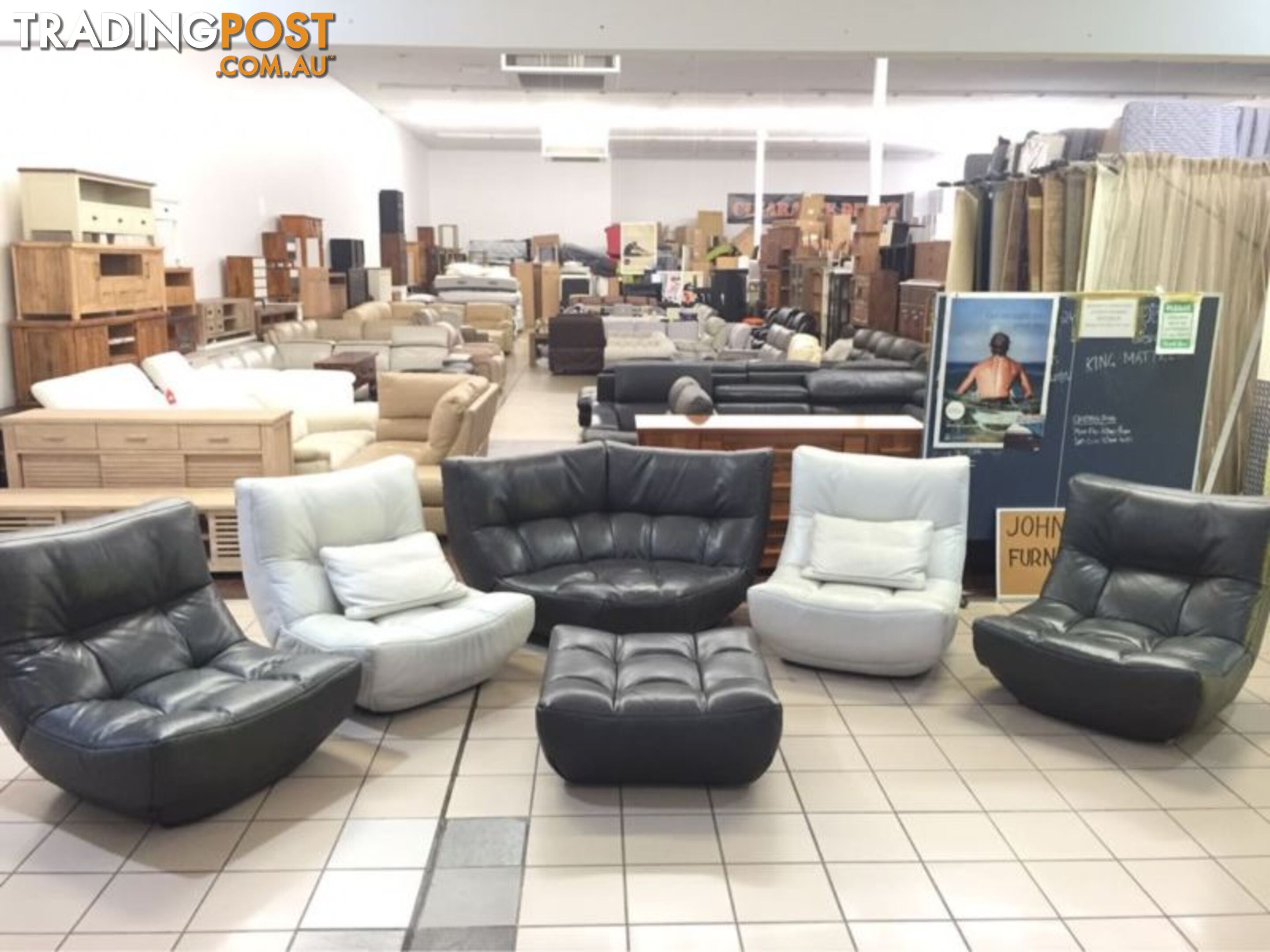 CLEARANCE 100% LEATHER SET 4 CHAIRS+CORNER+OTTOMAN + 2 CUSHIONS