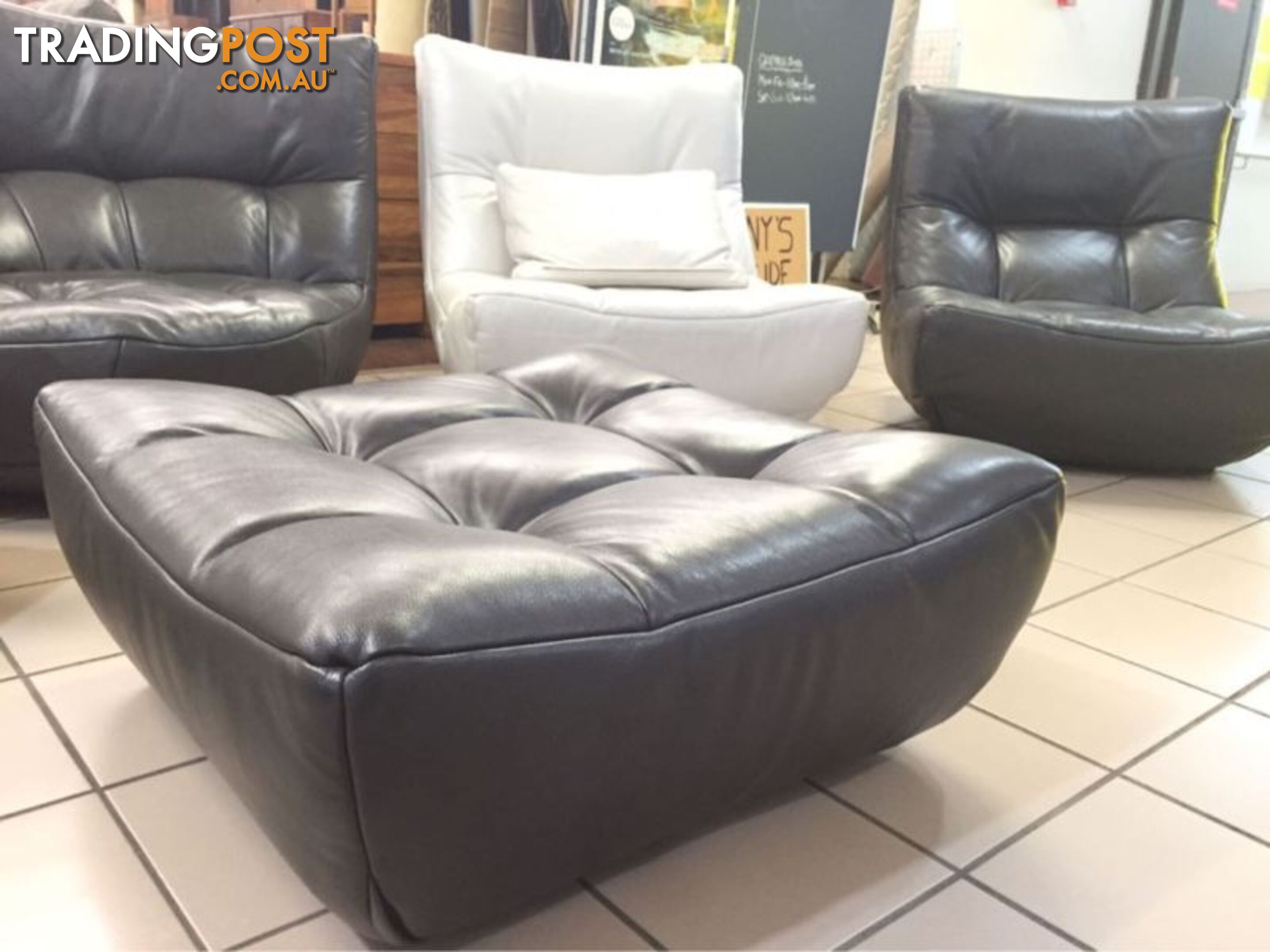 CLEARANCE 100% LEATHER SET 4 CHAIRS+CORNER+OTTOMAN + 2 CUSHIONS