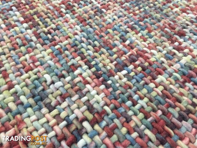 CLEARANCE 100% WOOL RUG 3.5 X 3 METRES