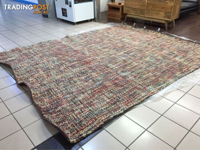 CLEARANCE 100% WOOL RUG 3.5 X 3 METRES