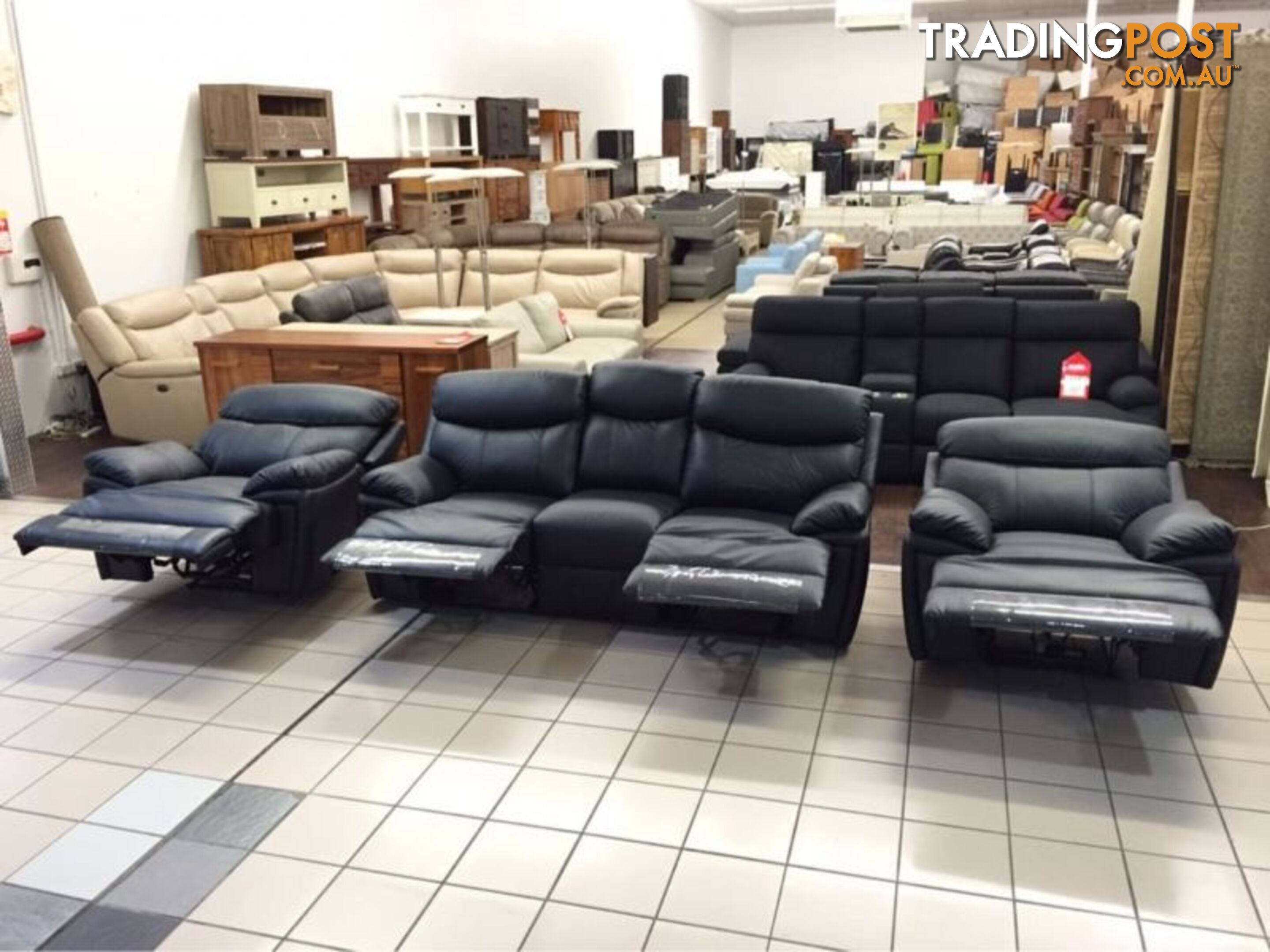 CLEARANCE GENUINE LEATHER 3 SEATER + 2 SINGLE RECLINERS (BLACK)