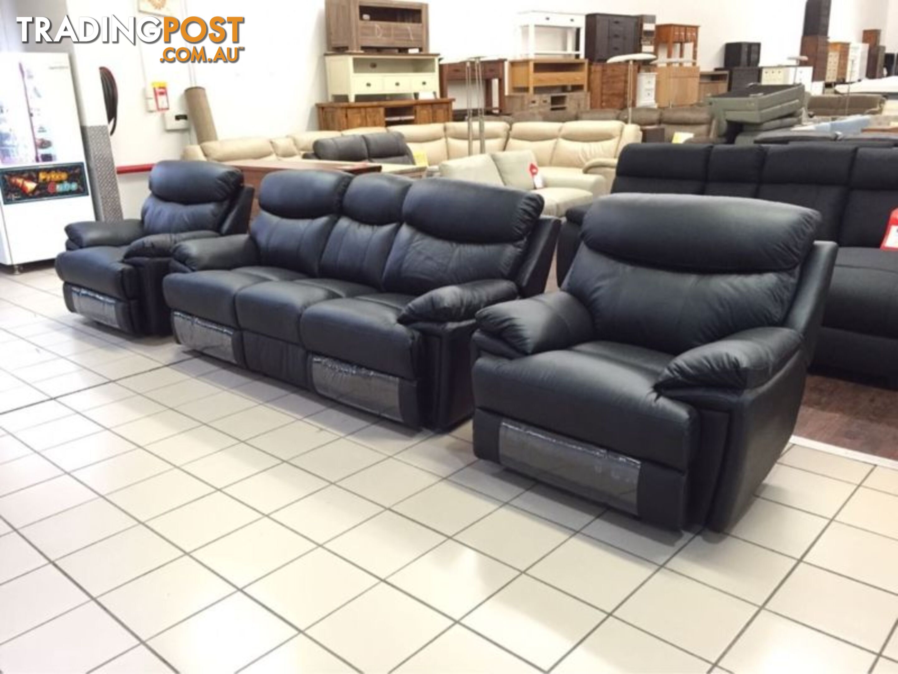 CLEARANCE GENUINE LEATHER 3 SEATER + 2 SINGLE RECLINERS (BLACK)