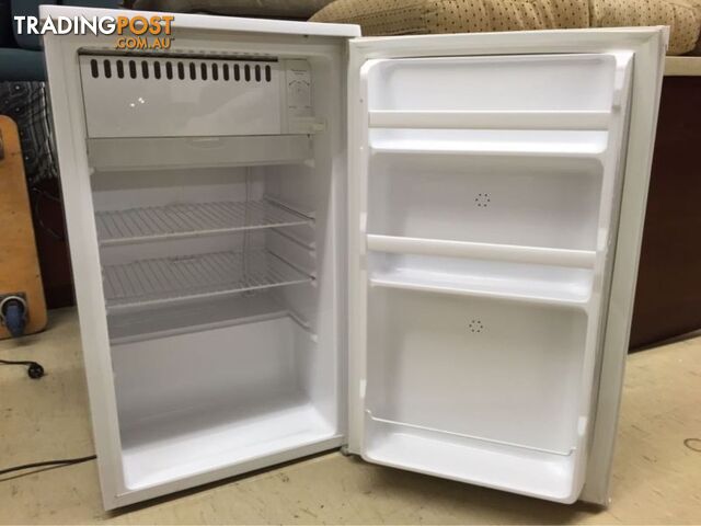 MINI FRIDGES FOR SALE (OVER 50 UNITS IN STOCK)