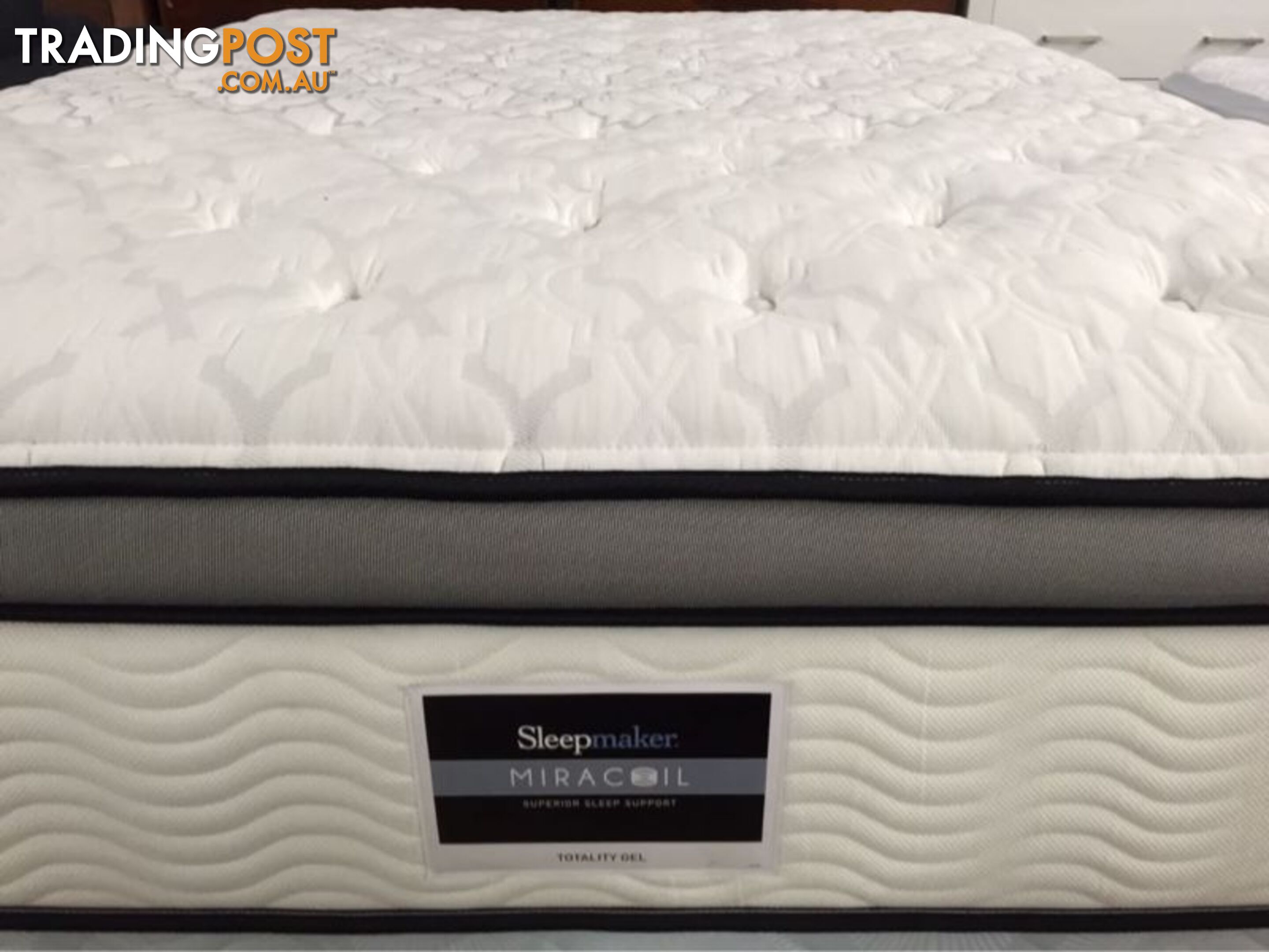 SLEEPMAKER MIRACOIL TOTALITY GEL QUEEN MATTRESS