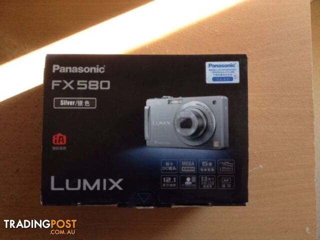 Panasonic FX580 LUMIX camera