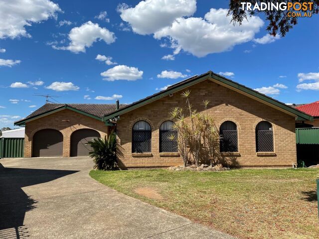 5 Cobar Close WAKELEY NSW 2176