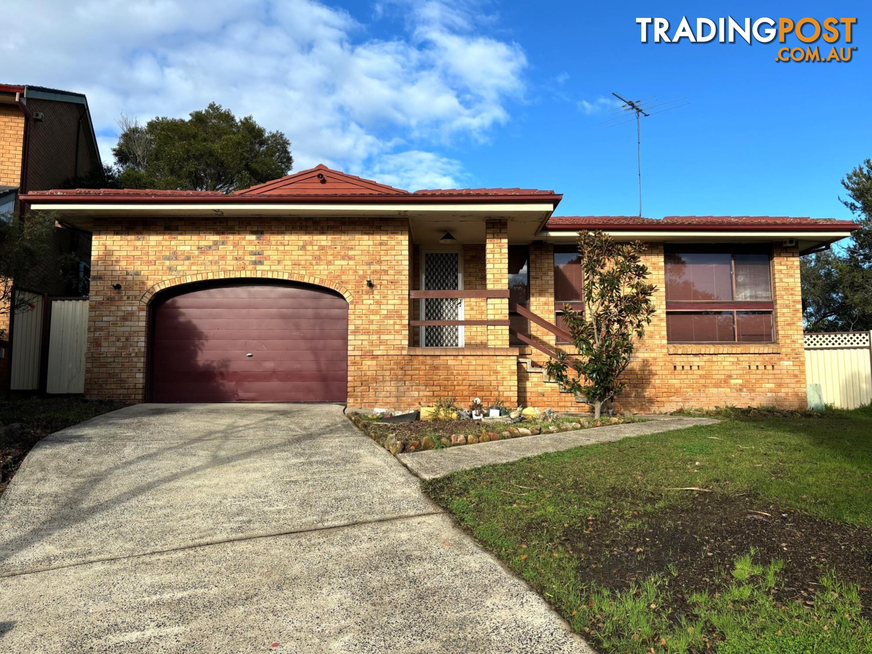 5 Gympie Place WAKELEY NSW 2176