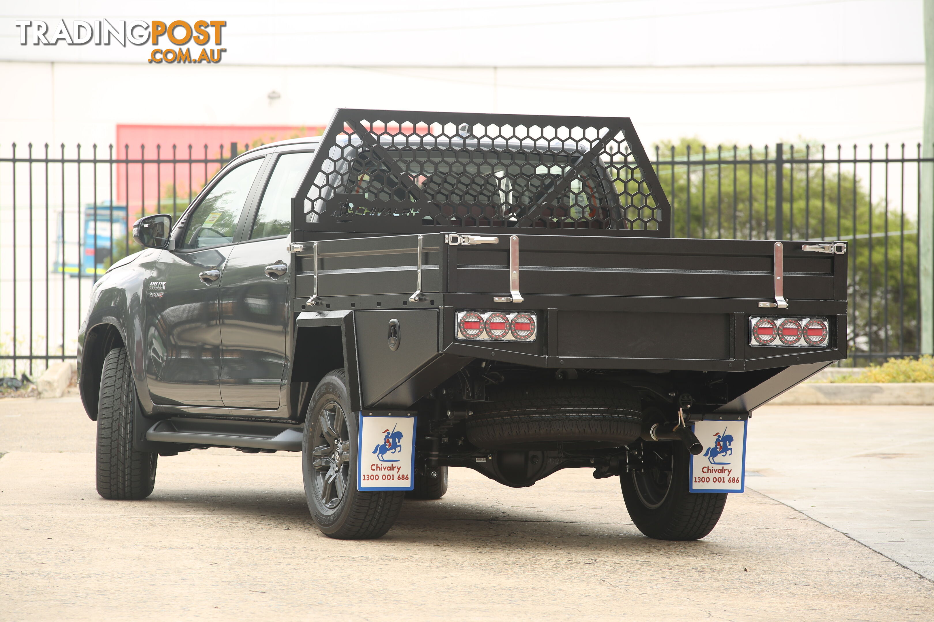 T3-WIDE 1800 DUAL CAB FULL TRAY BLACK