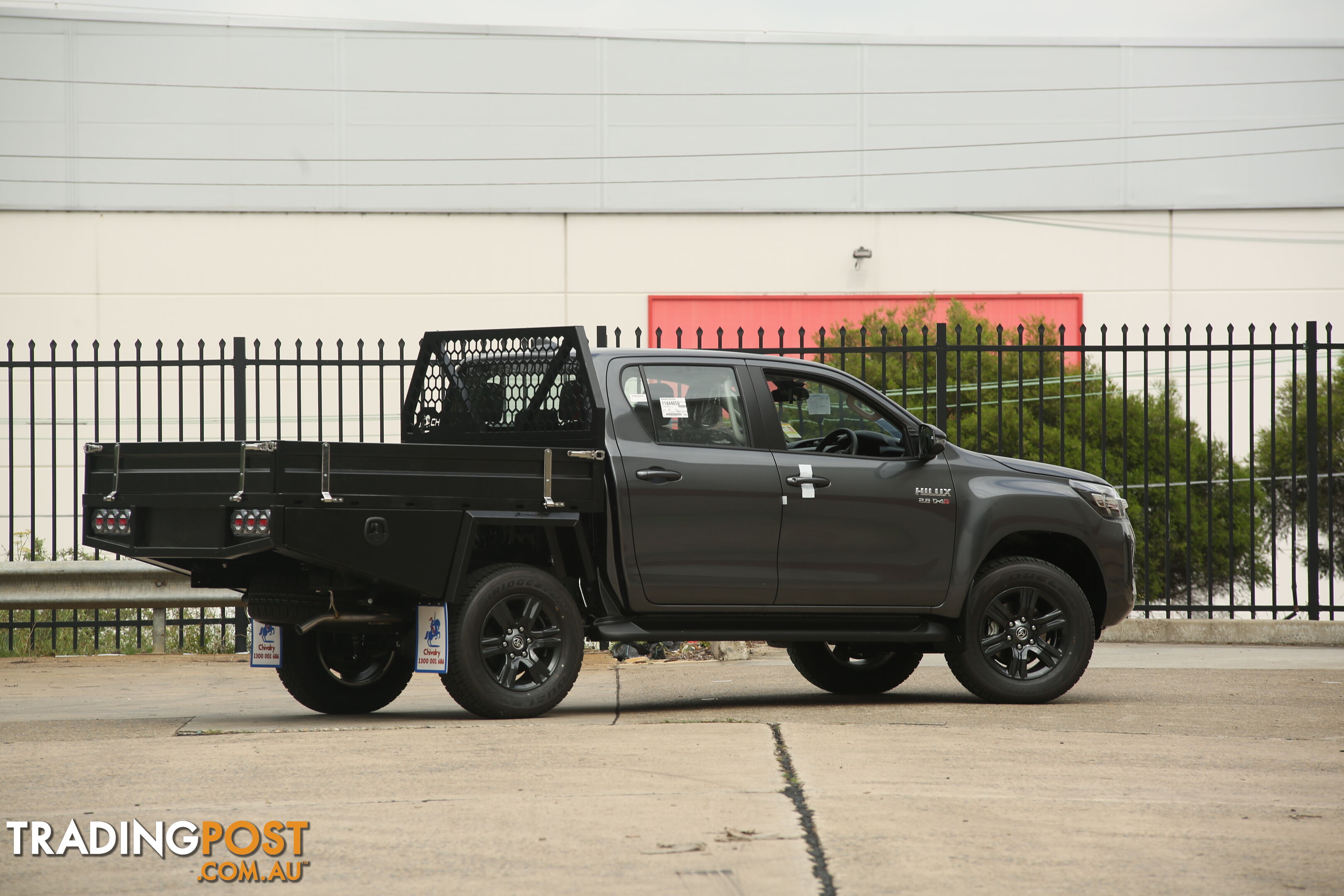 T3-1800 DUAL CAB FULL TRAY BLACK