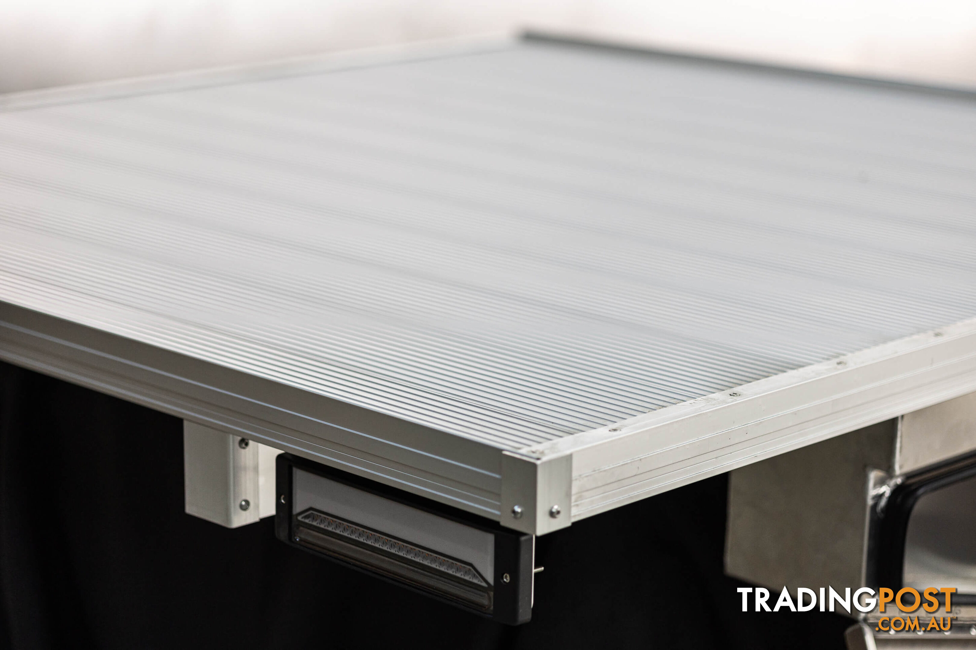 T1-1800 DUAL CAB TRAY