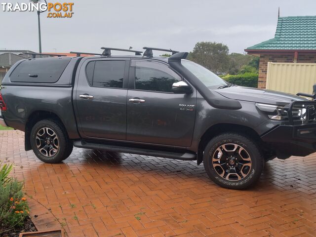 Hilux SR5 Manual