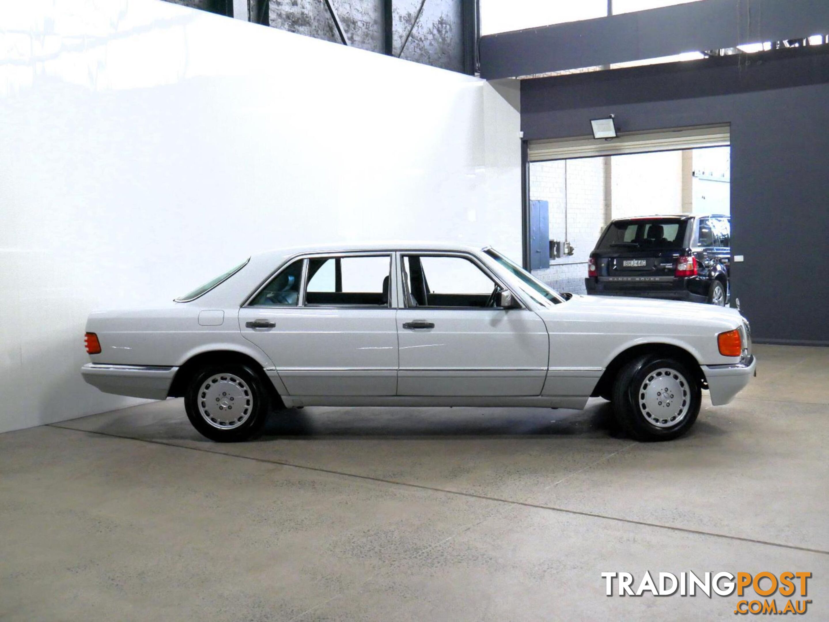 1989 MERCEDES-BENZ 420 SEL  4D SEDAN