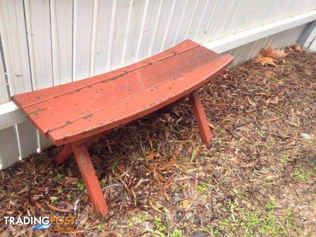 Outdoor sitting bench