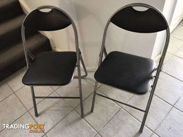 5 x fold out chairs $4 each