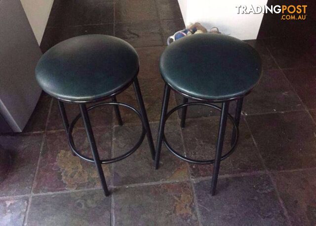 2x vinyl bar stools $10 each