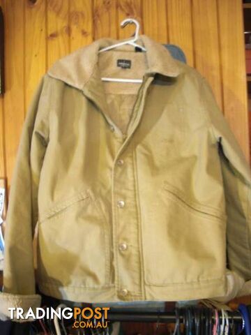 NEW INDUSTRIE INTERNATIONAL JACKET SIZE L insulated thick
