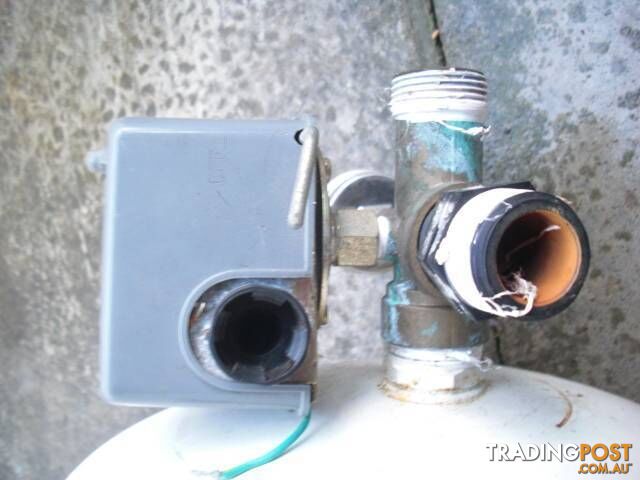 WATER PRESSURE PUMP TANK AND SOLINOID VALVE SWITCH & GUAGE