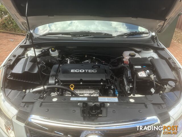2013 Holden Cruze JH SERIES II MY14 EQUIPE Sedan Manual - photo 4 of 10