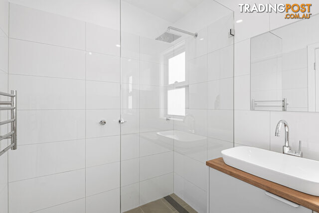 33A Wollstonecraft Avenue AVALON BEACH NSW 2107 - photo 3 of 6