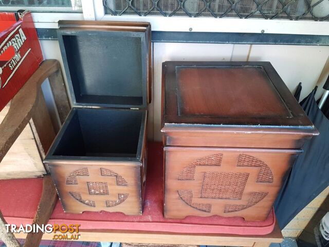 2 decorative storage boxes