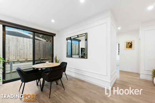 2/117 Oaktree Drive HAMPTON PARK VIC 3976