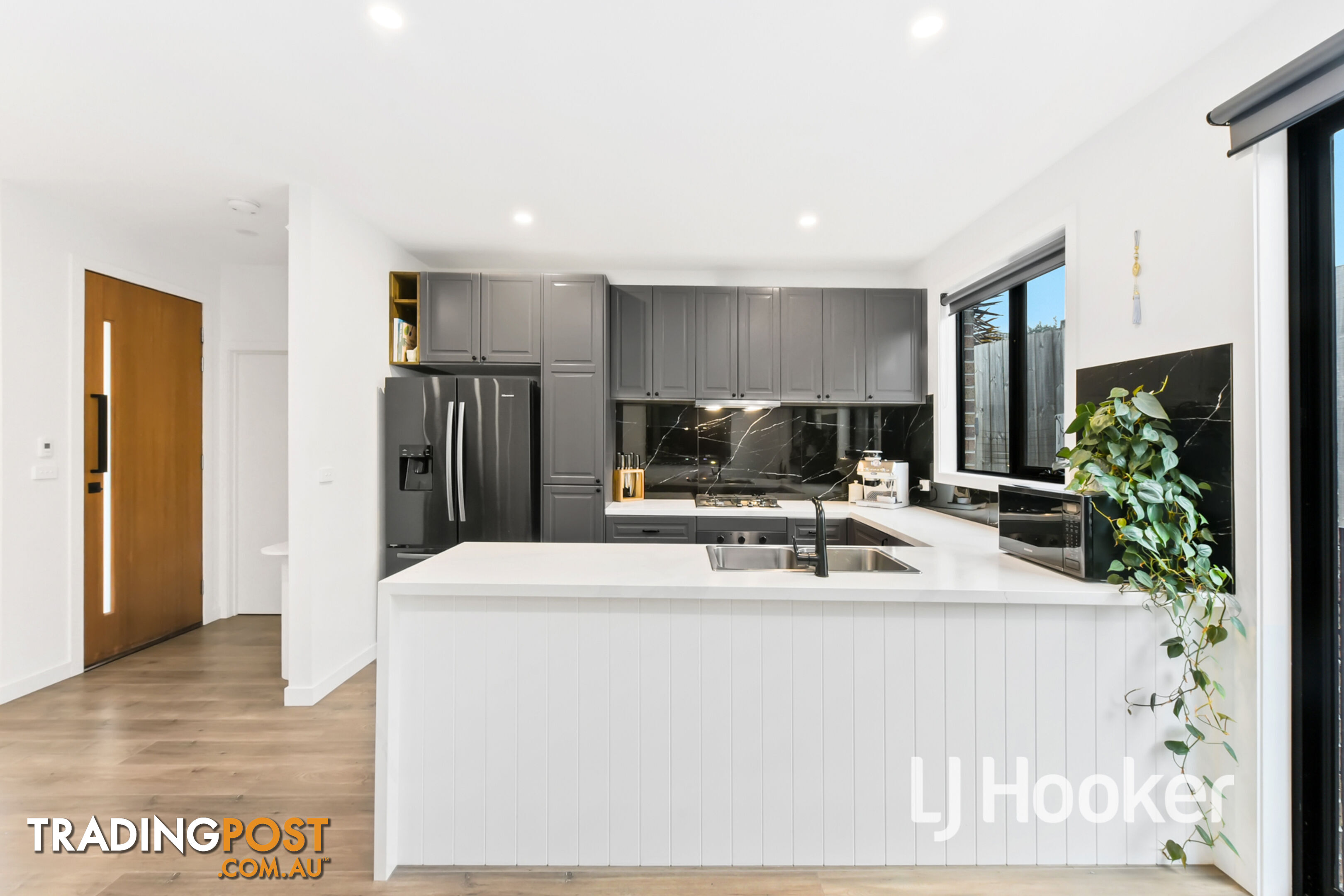 2/117 Oaktree Drive HAMPTON PARK VIC 3976