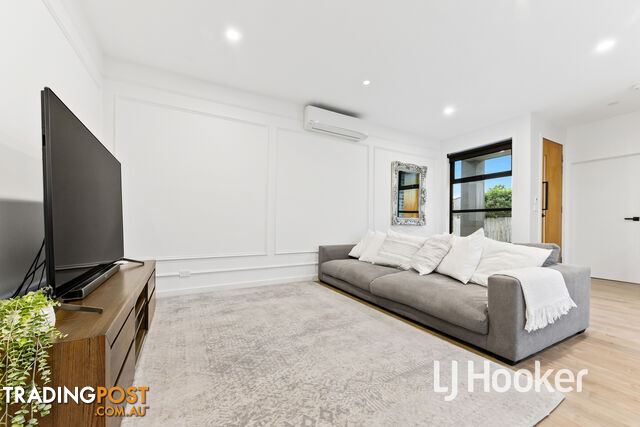 2/117 Oaktree Drive HAMPTON PARK VIC 3976