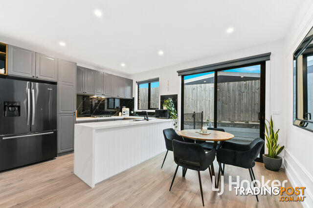 2/117 Oaktree Drive HAMPTON PARK VIC 3976