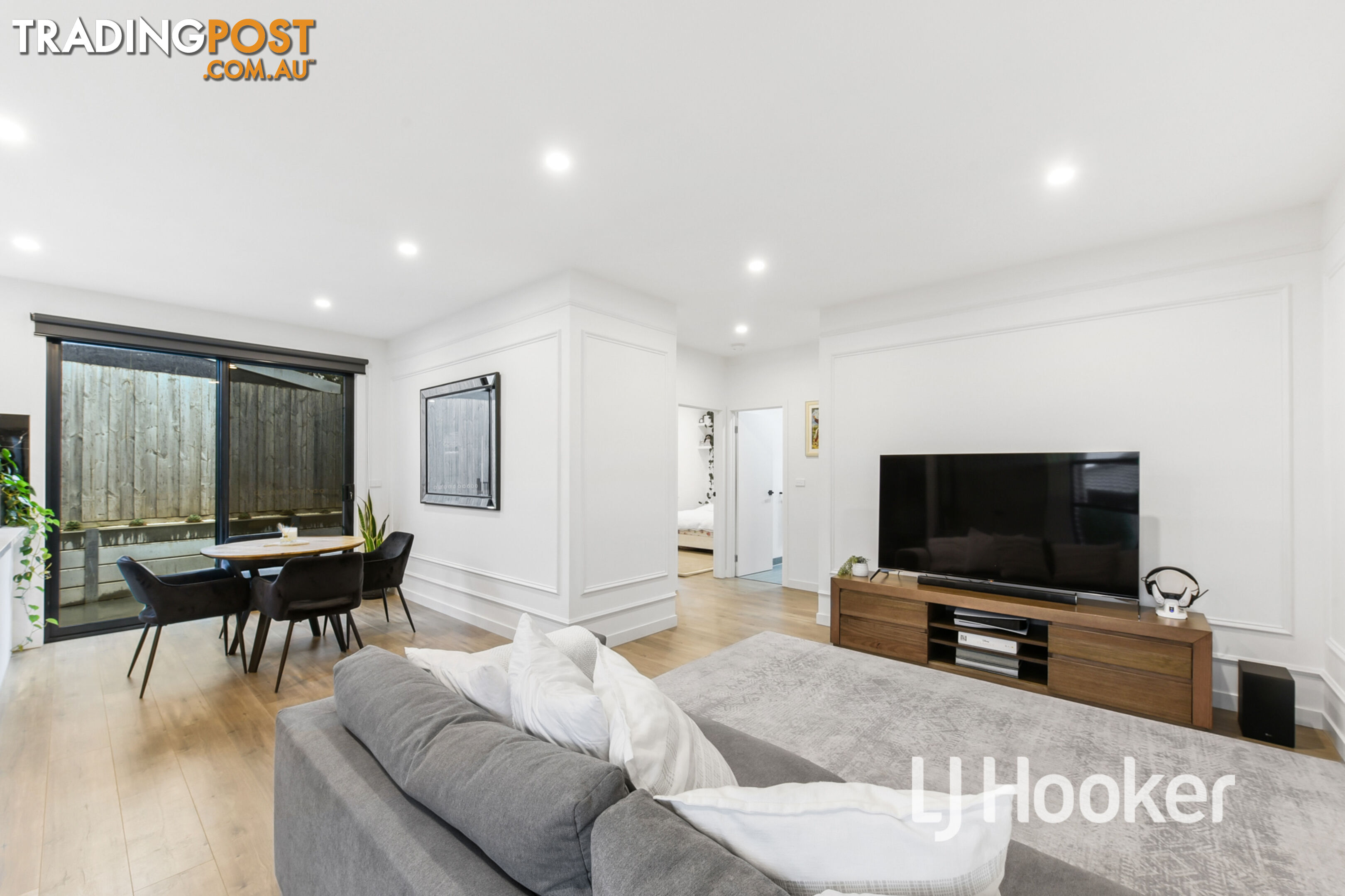 2/117 Oaktree Drive HAMPTON PARK VIC 3976