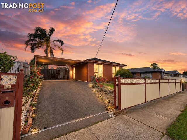 8 Cairns Road HAMPTON PARK VIC 3976