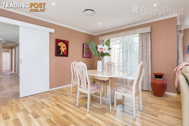 2 Gilmore Crescent LYNBROOK VIC 3975 - photo 4 of 12