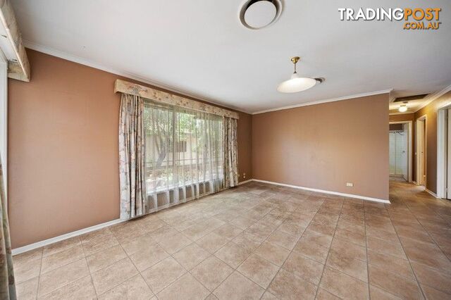 2 Gilmore Crescent LYNBROOK VIC 3975 - photo 2 of 12